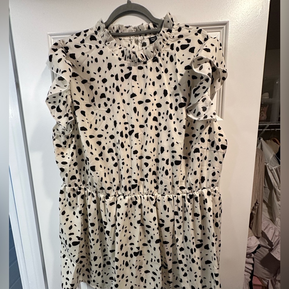 SHEIN black and white blouse